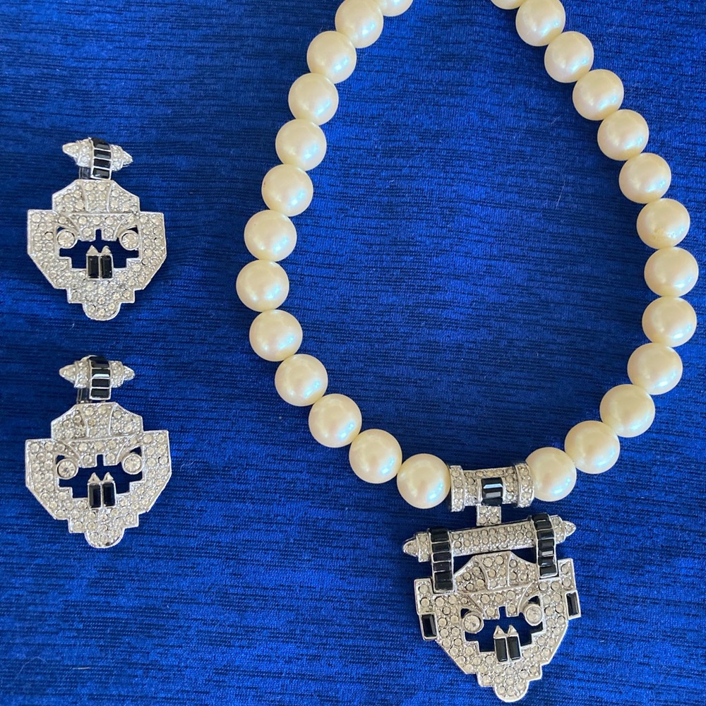 Vintage Pearl Choker Necklace and Clip-on Earring set